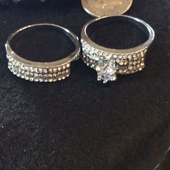 NWOT bridal set w/ 2 bands 1 has a center solitaire stone each has small stones - Picture 5 of 8